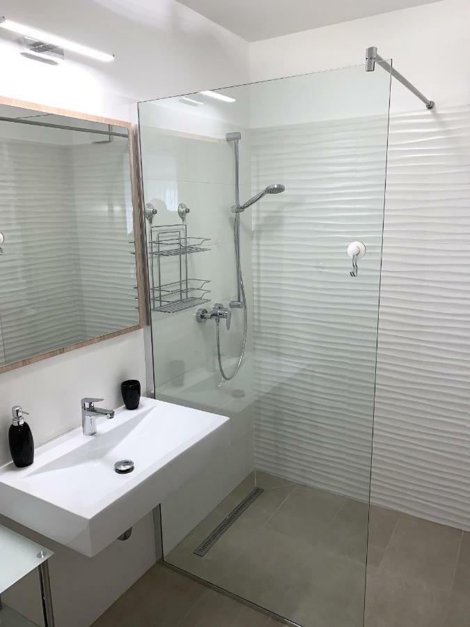 Exclusive Home - C. Apartman Pécs Esterno foto