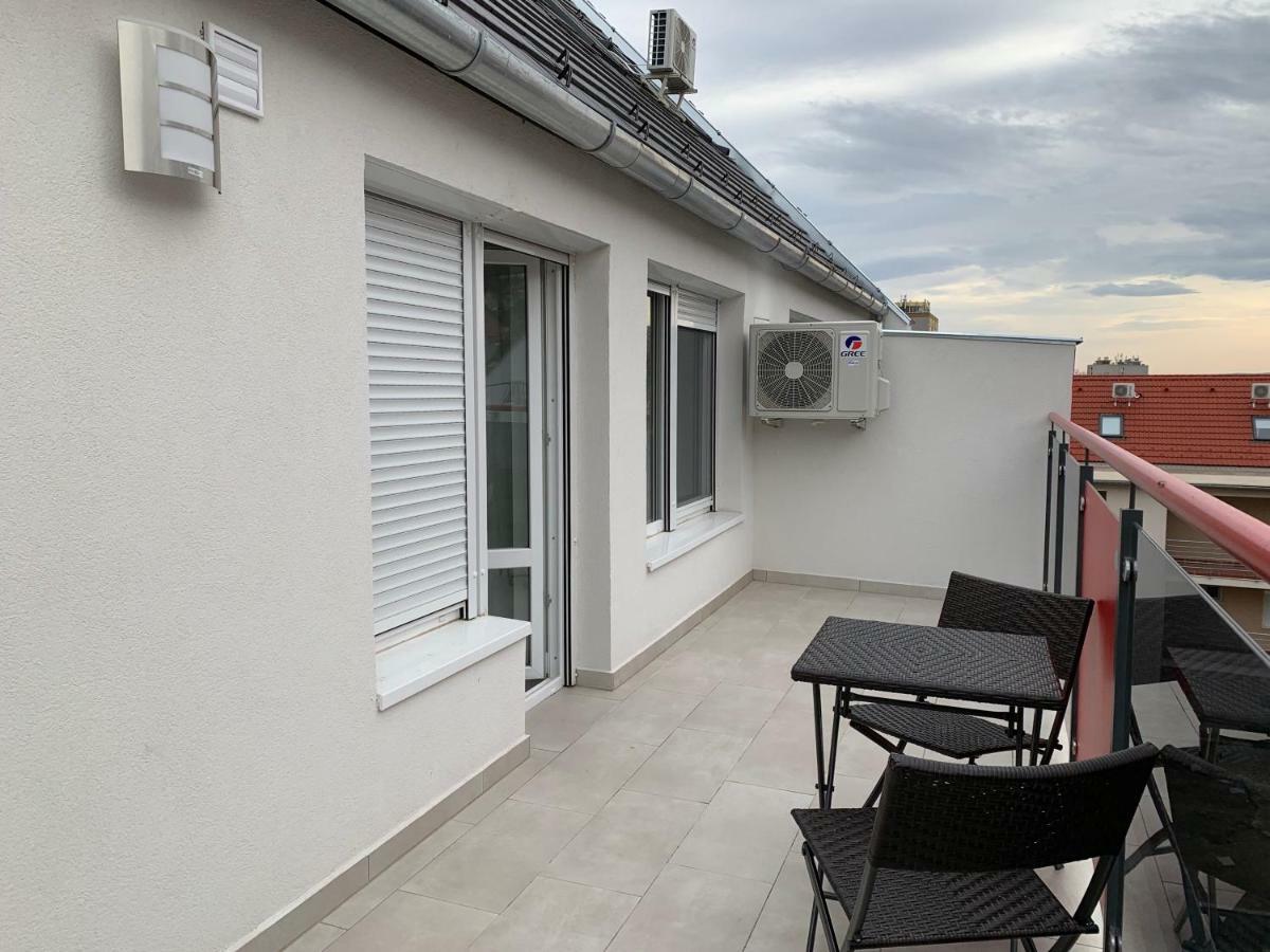 Exclusive Home - C. Apartman Pécs Esterno foto